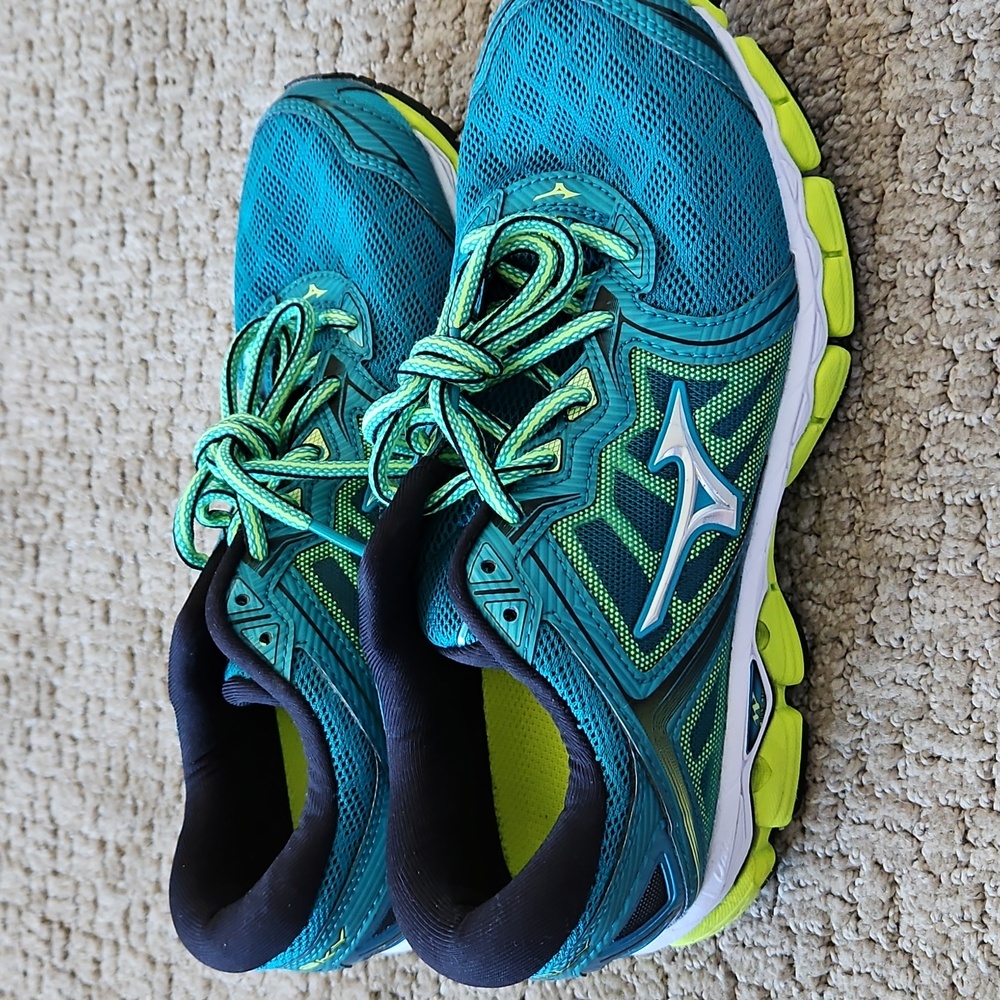 Mizuno Teal and Lime Athletic Shoes